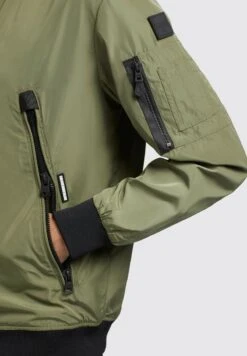 Khujo ASTILE2 - Bomberjacke - Olivgrün 5 Khujo ASTILE2 - Bomberjacke - Olivgrün -Deutschland Khujo Verkaufs-Shop 7f0272f37f694818808aeaa55bb2c546