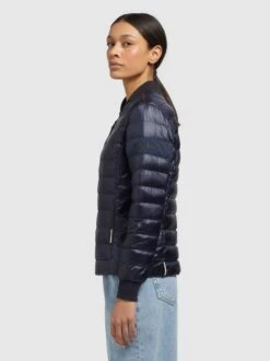 Khujo Damen Jacke - MAUDE SHINY 4 Khujo Damen Jacke - MAUDE SHINY -Deutschland Khujo Verkaufs-Shop Damen Jacke MAUDE SHINY pdstandard 656971 0003 modelside 1