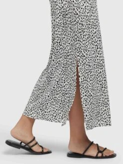 Khujo Damen Kleid - MIRNA GEPARD AOP -Deutschland Khujo Verkaufs-Shop Damen Kleid MIRNA GEPARD AOP pdstandard 624975 0001 modeldetail 2