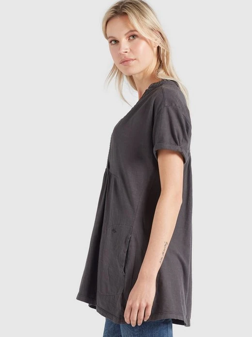 Damen T-Shirt - SILJE Khujo Damen T-Shirt - SILJE -Deutschland Khujo Verkaufs-Shop Damen T Shirt SILJE pdstandard 528442 0002 modelside 1