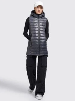 Khujo Damen Weste - BECCA SHINY 2 Khujo Damen Weste - BECCA SHINY -Deutschland Khujo Verkaufs-Shop Damen Weste BECCA SHINY pdstandard 656979 0001 modelfront 3