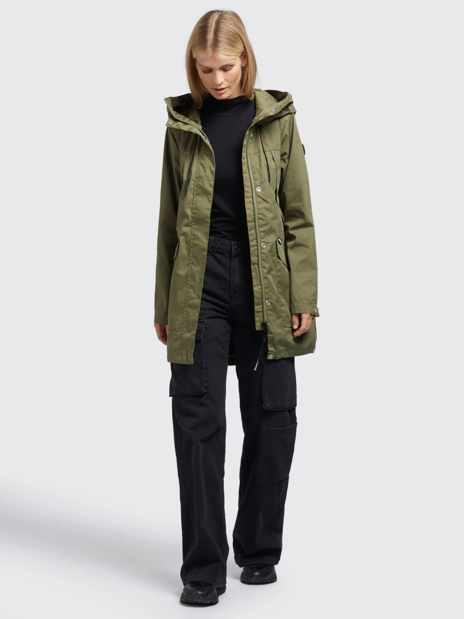 Mantel AIRA3 in Olivgrün Khujo Mantel AIRA3 In Olivgrün -Deutschland Khujo Verkaufs-Shop khujo mantel aira3 in olivgrun 1 scaled