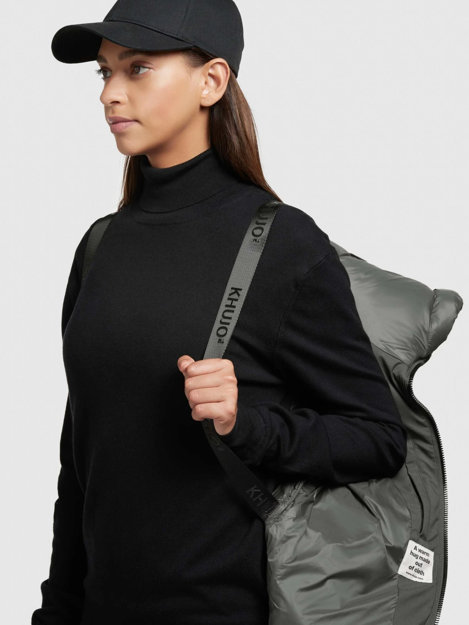 Mantel ANIVA2 in Dunkeloliv Khujo Mantel ANIVA2 In Dunkeloliv -Deutschland Khujo Verkaufs-Shop khujo mantel aniva2 in dunkeloliv 6 scaled