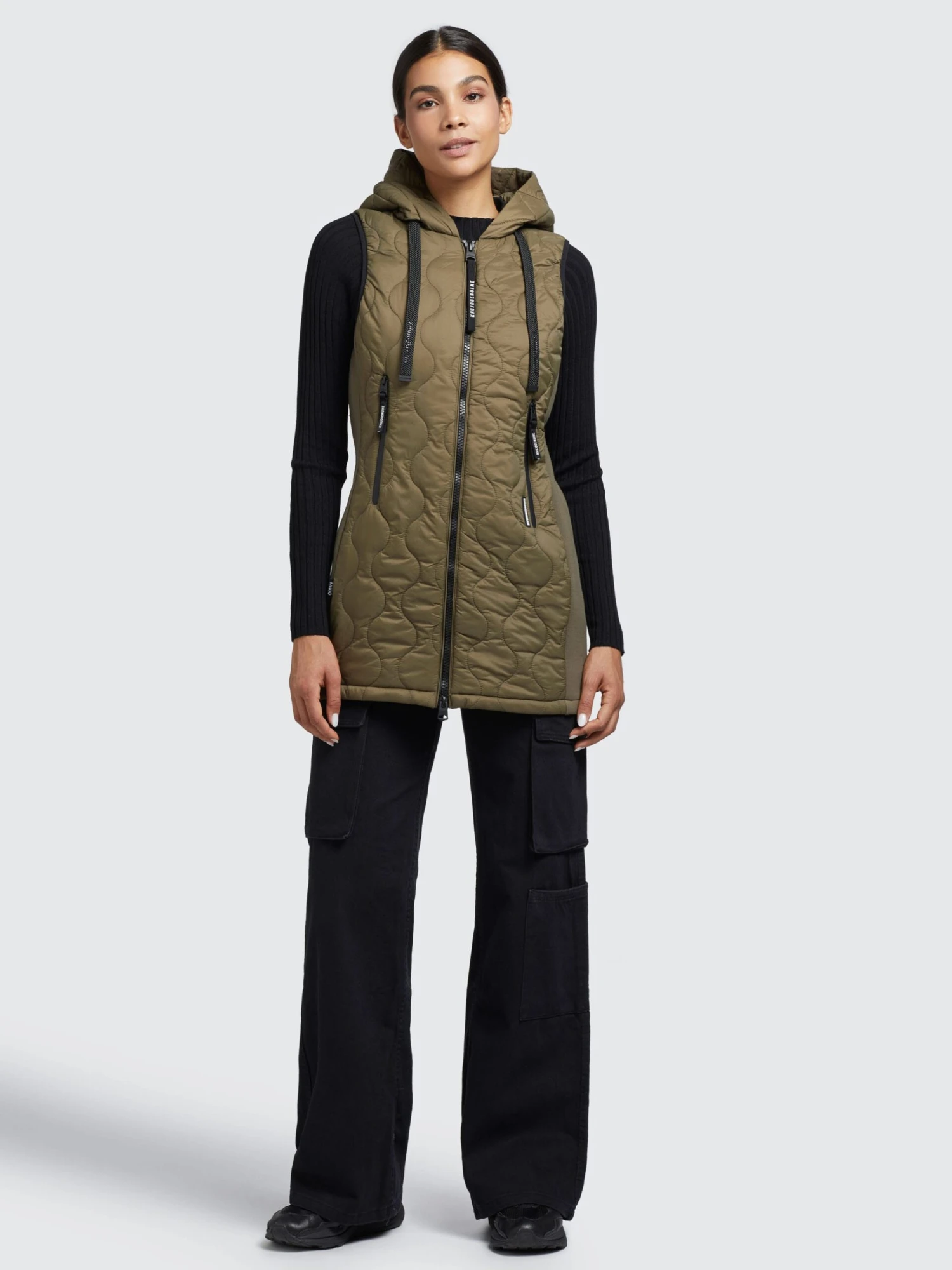 Weste MALIN in Olivgrün Khujo Weste MALIN In Olivgrün -Deutschland Khujo Verkaufs-Shop khujo weste malin in olivgrun 1 scaled