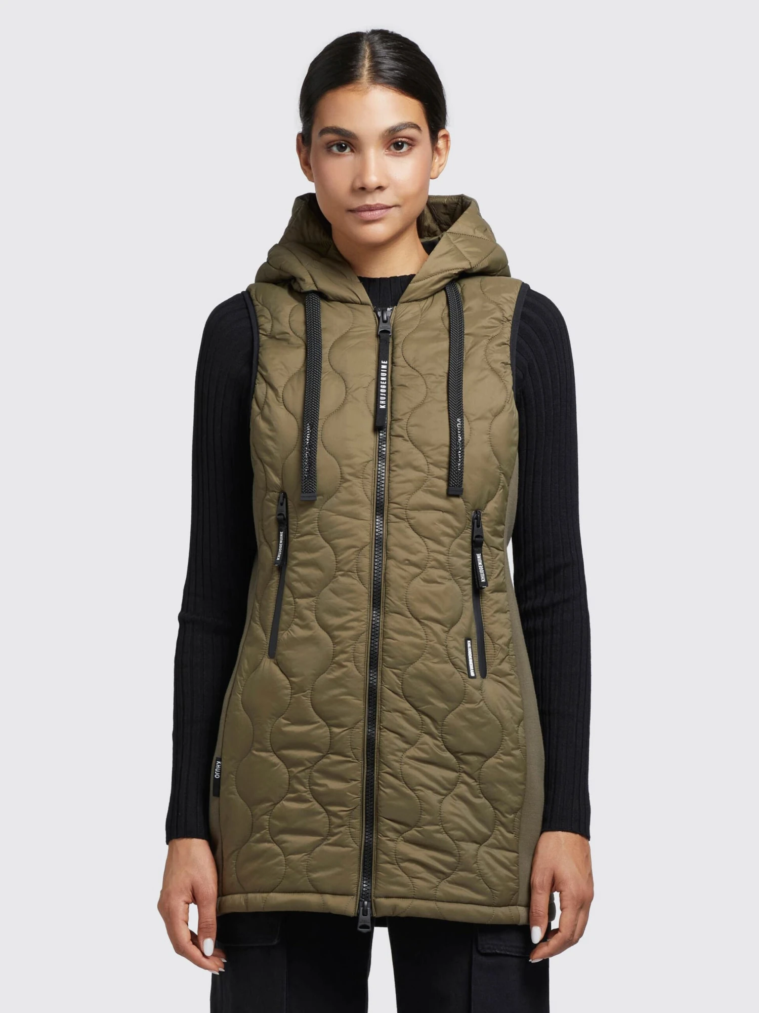 Weste MALIN in Olivgrün Khujo Weste MALIN In Olivgrün -Deutschland Khujo Verkaufs-Shop khujo weste malin in olivgrun 3 scaled