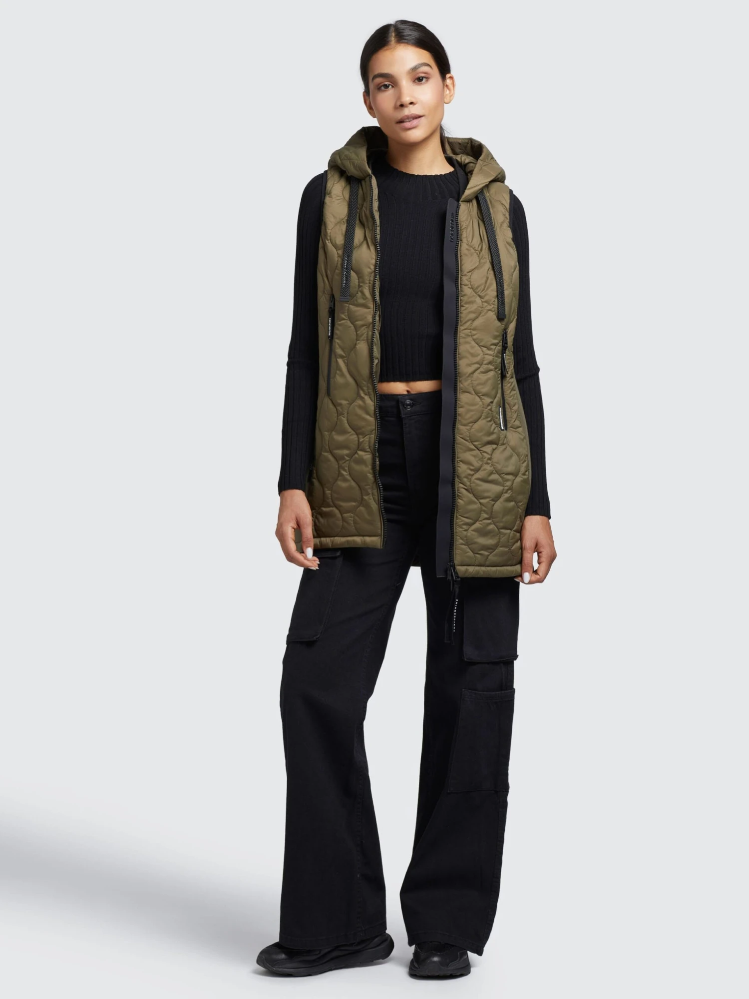 Weste MALIN in Olivgrün Khujo Weste MALIN In Olivgrün -Deutschland Khujo Verkaufs-Shop khujo weste malin in olivgrun 5 scaled