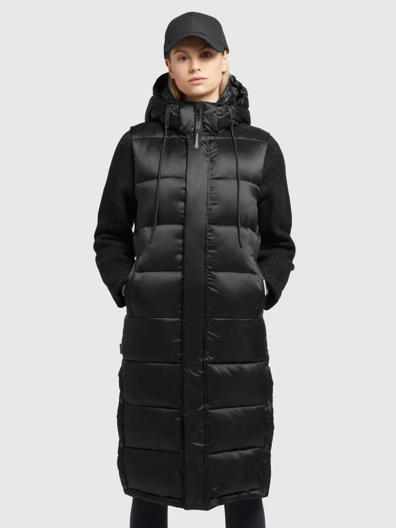 Weste TOURIN SATIN in Schwarz Khujo Weste TOURIN SATIN In Schwarz -Deutschland Khujo Verkaufs-Shop khujo weste tourin satin in schwarz 3 scaled