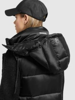 Khujo Weste TOURIN SATIN In Schwarz 7 Khujo Weste TOURIN SATIN In Schwarz -Deutschland Khujo Verkaufs-Shop khujo weste tourin satin in schwarz 7